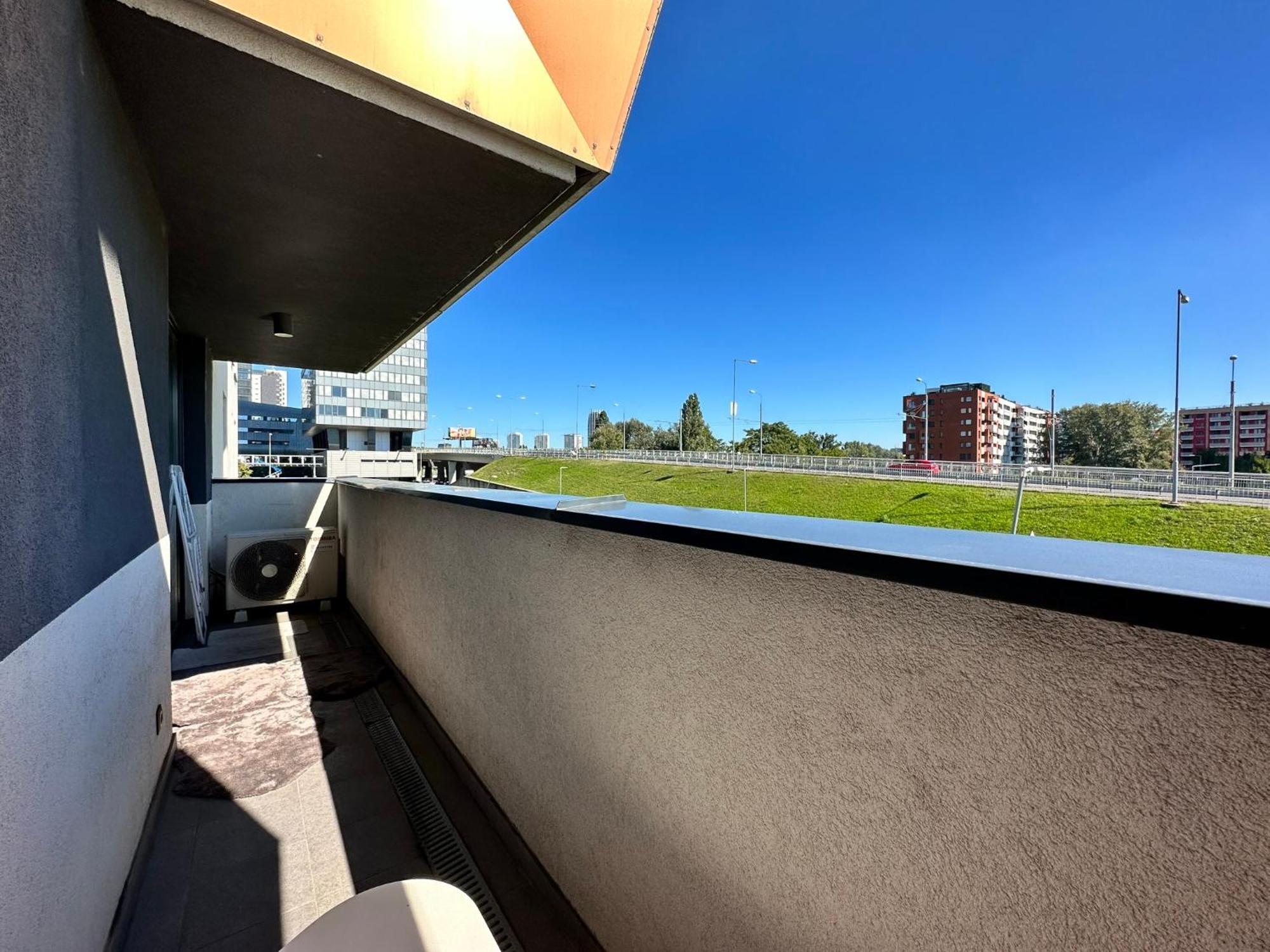 Novozariadeny Apartman Pri Starom Moste Pressburg Exterior foto